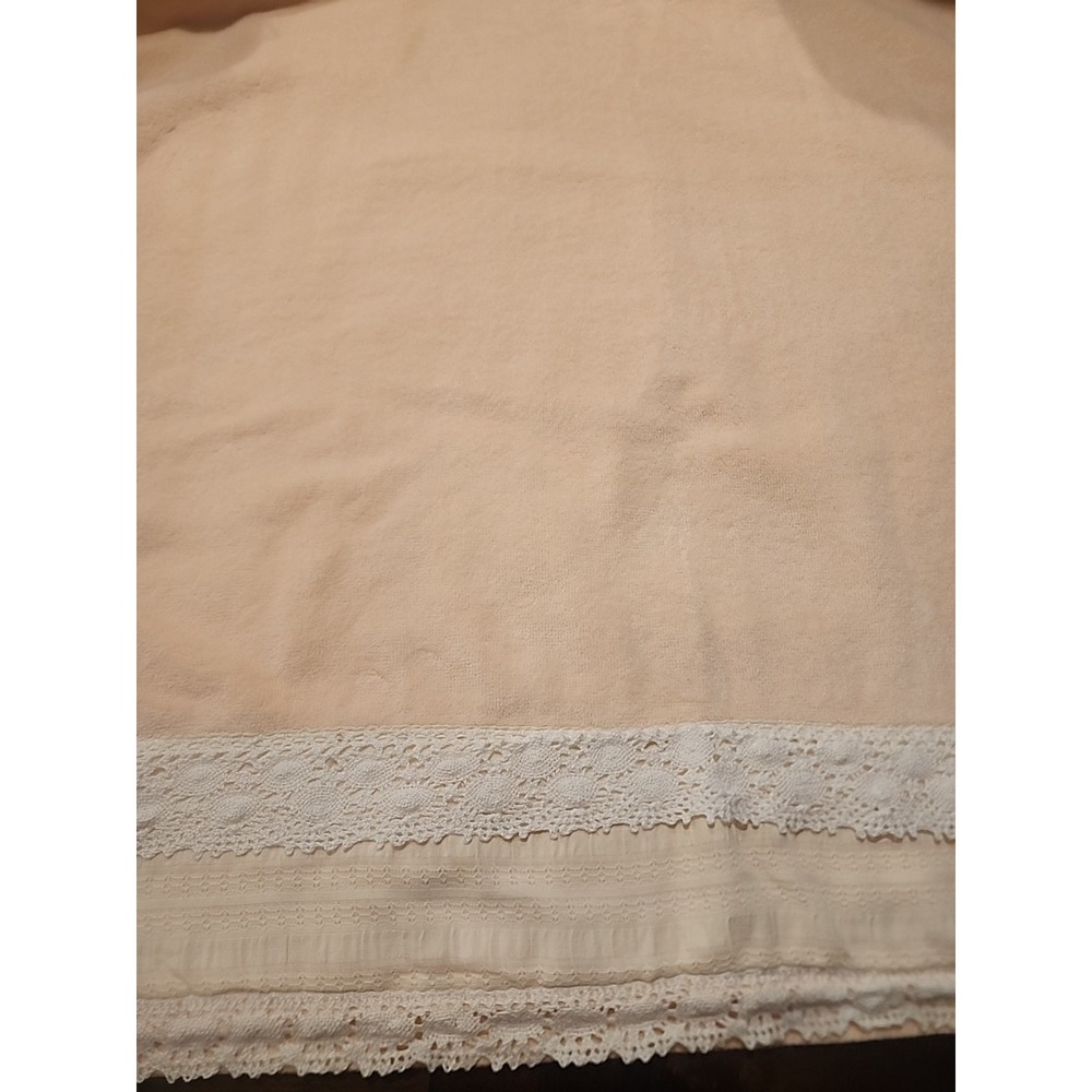 The Avanti Look Peach‎ Bath Towel Lace Made In USA Granny Core Vintage Cottage